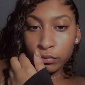 Meet your Posher, Kay